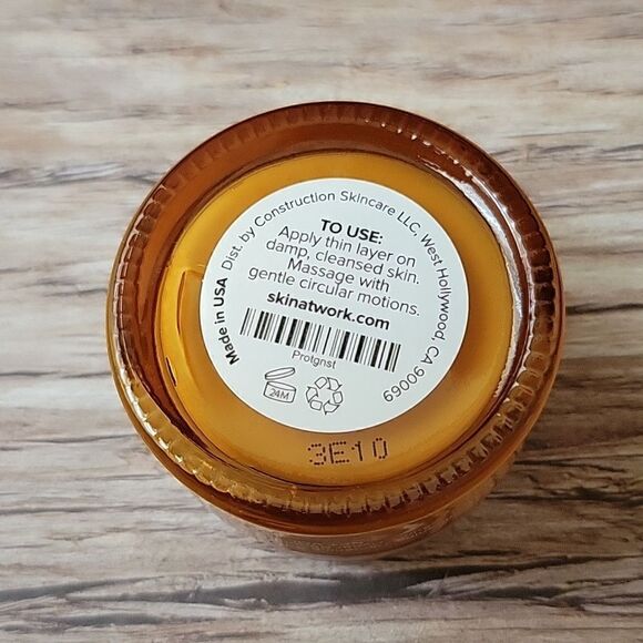 Skin at Work - The Protagonist - Picture 2 of 3